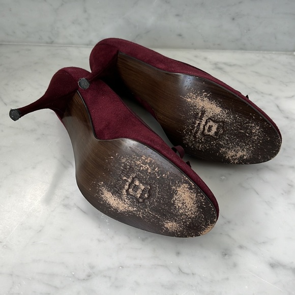 Stuart Weitzman burgundy suede heels, 9 - Picture 3 of 3